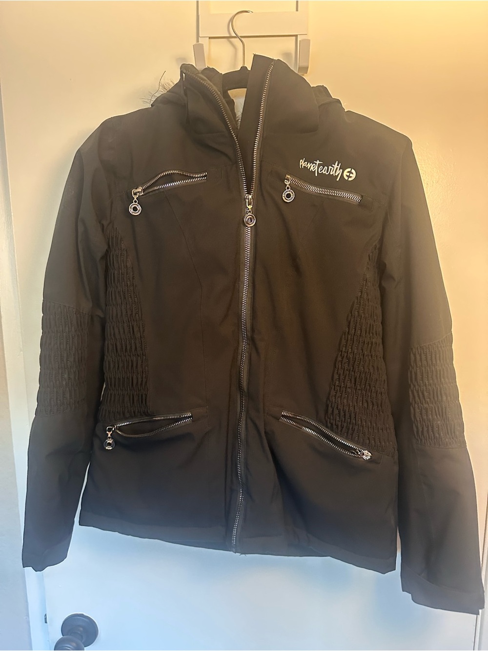 Women’s Black Puffer Jacket with Zip Pockets